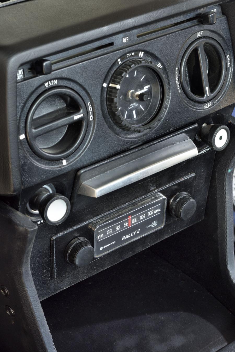Детали интерьера BMW 530 MLE (E12) 1976 года  (ZA) (фото 13 из 95)
